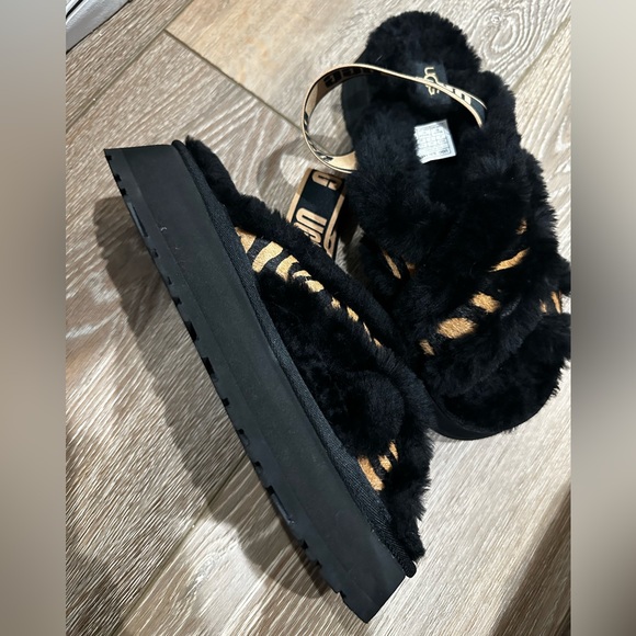 UGG cross slides - Picture 2 of 3